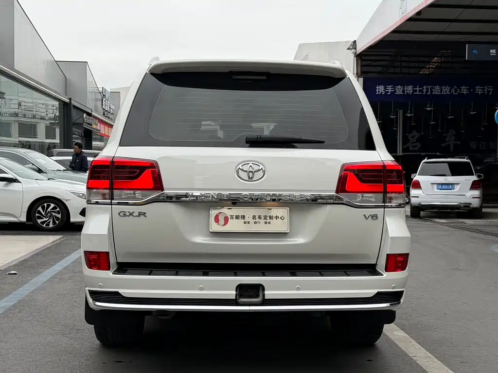 Toyota Land Cruiser 2018 — фото 15