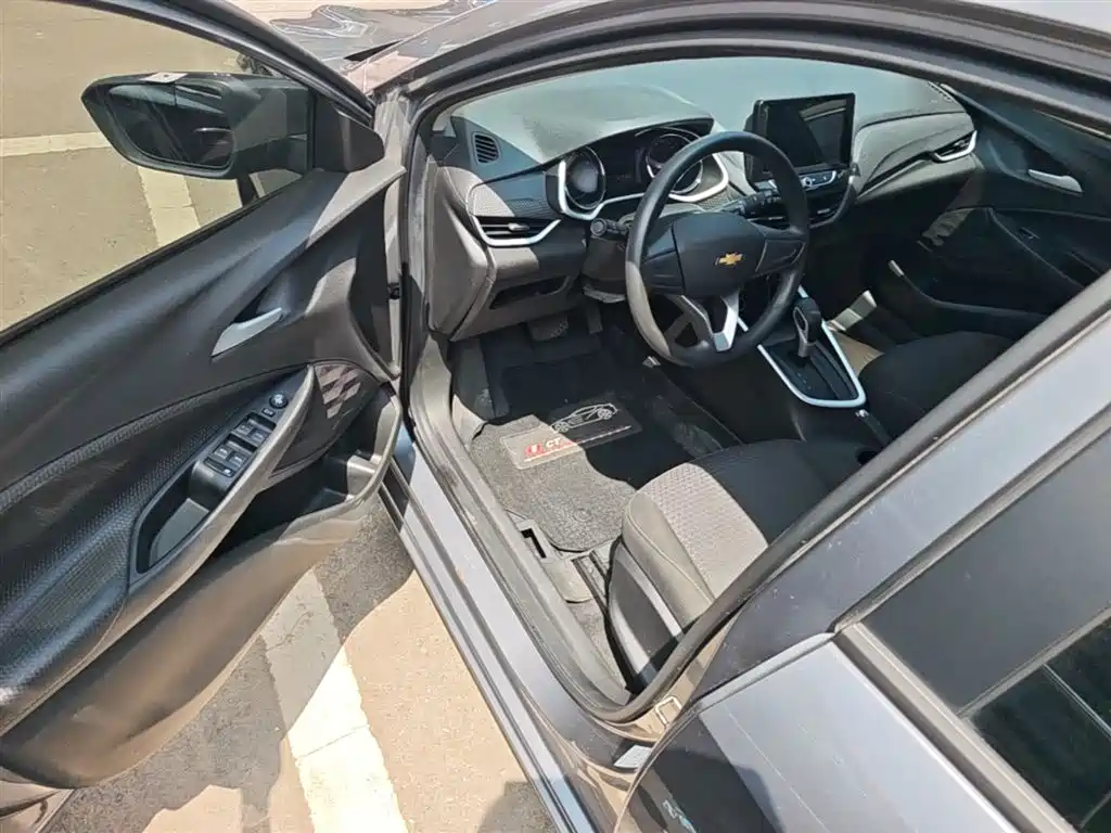 Chevrolet Cavalier 2022 — фото 16