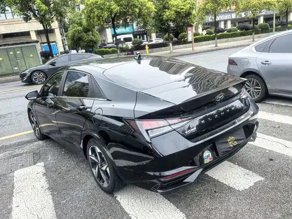 Hyundai Elantra 2021