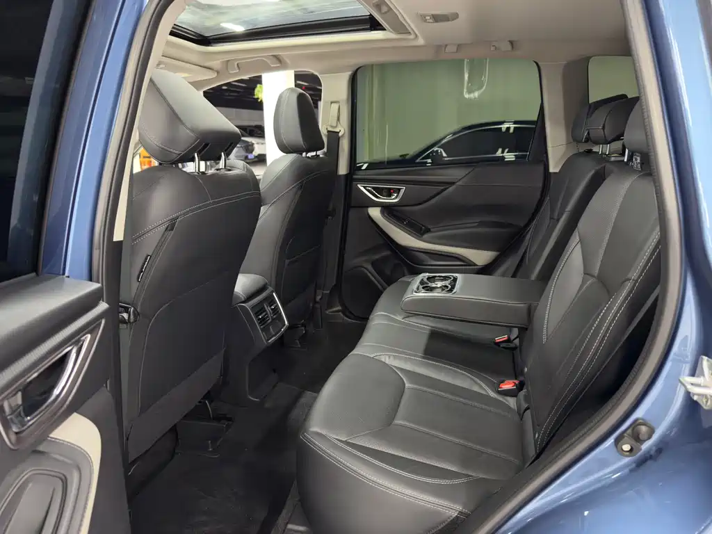Subaru Forester 2023 — фото 21