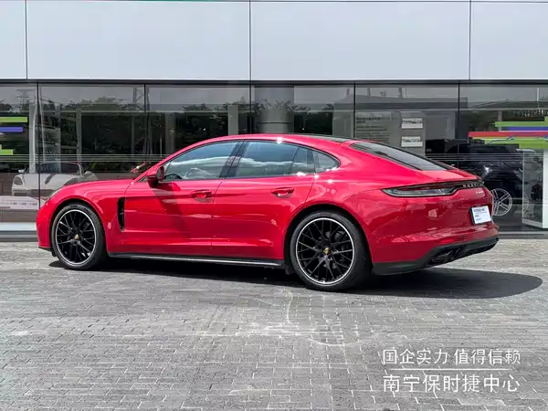 Porsche Panamera 2021