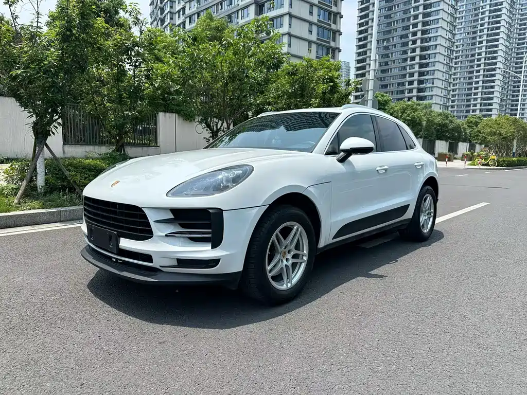 Porsche Macan 2021 — фото 1