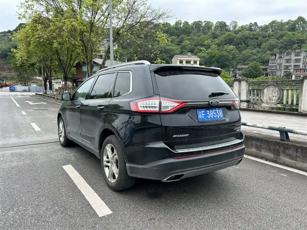 Ford Edge 2018 — фото 6