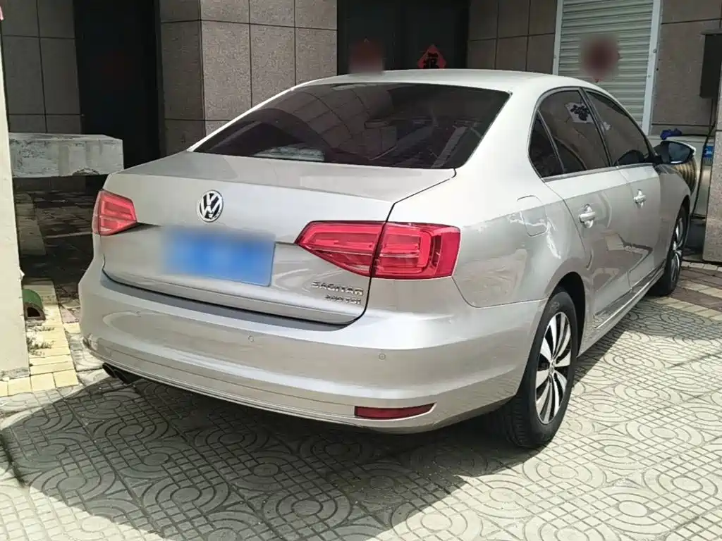 Volkswagen Sagitar 2018