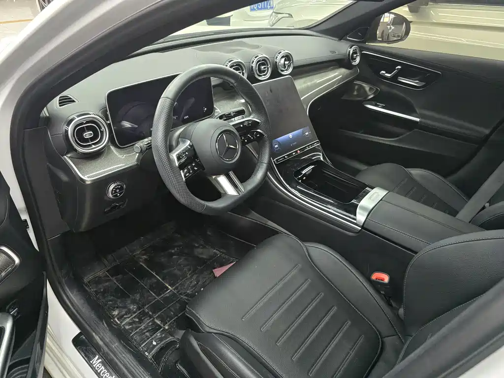Mercedes-Benz C-Class 2023 — фото 6