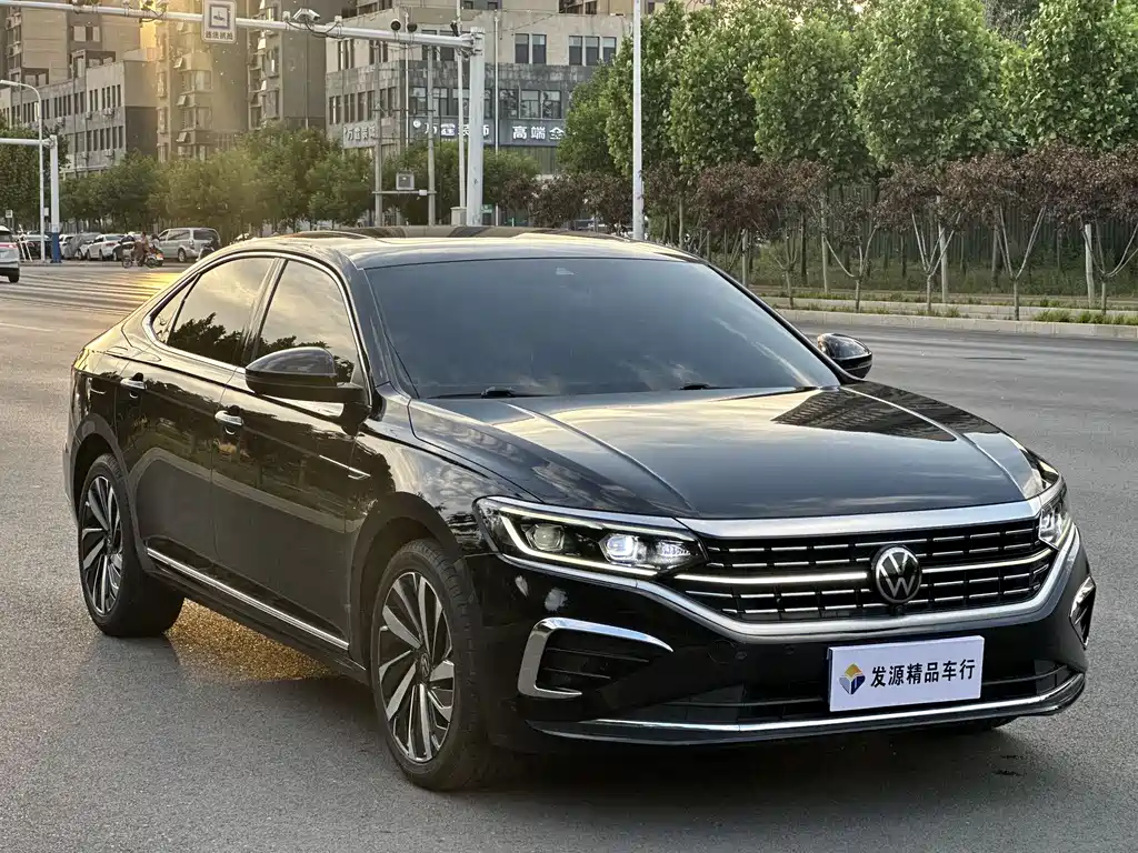 Volkswagen Passat 2023 — фото 3