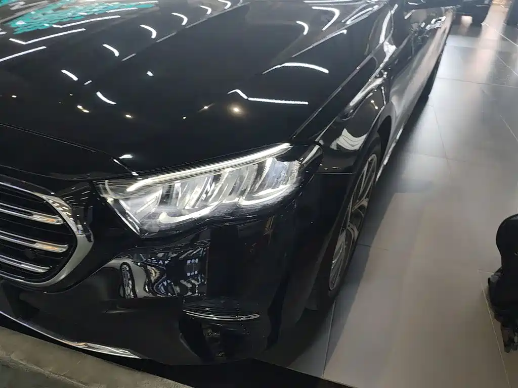 Mercedes-Benz E-Class 2025 — фото 18