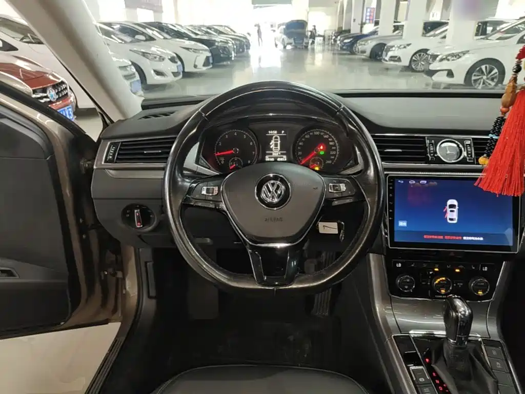 Volkswagen Passat 2016 — фото 11