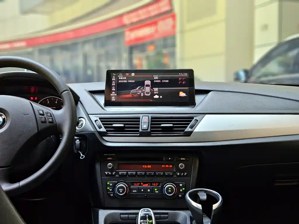 BMW X1 2012 — фото 12