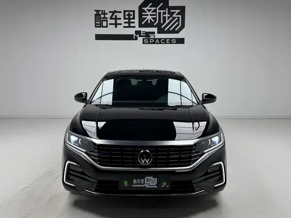 Volkswagen Passat Plug-In Hybrid 2022