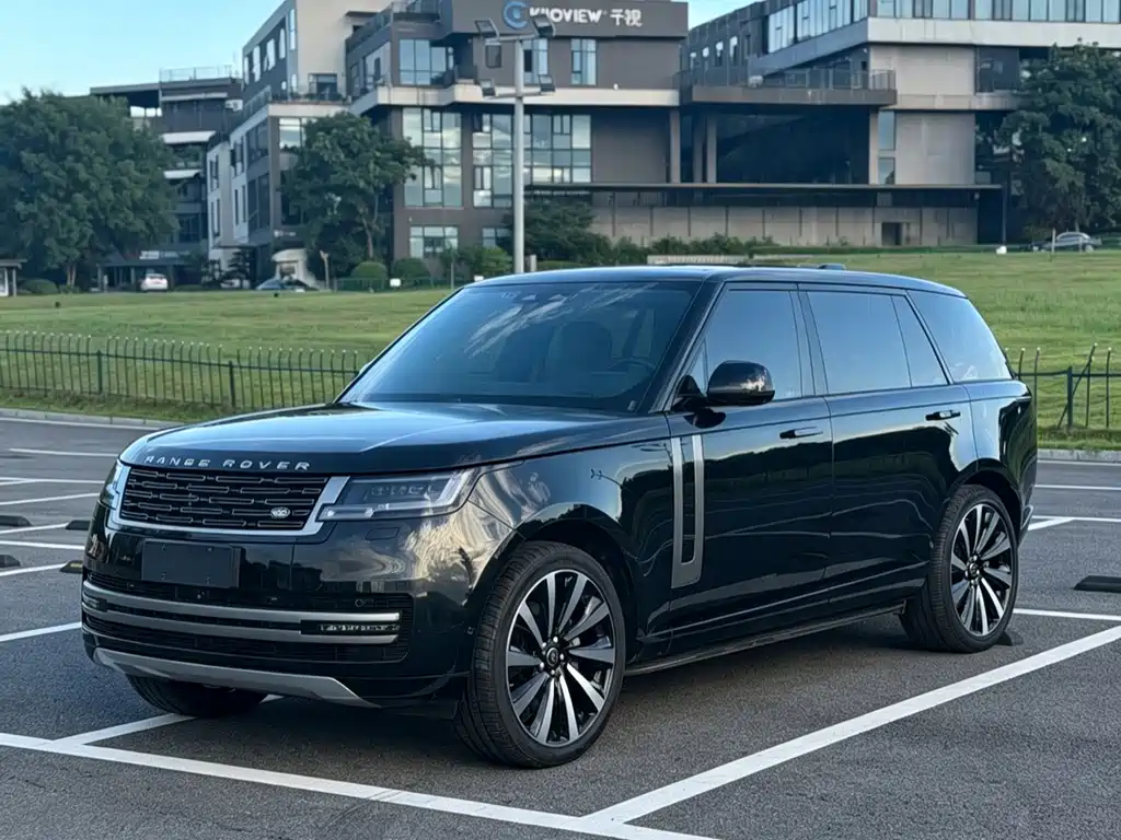 Land Rover Range Rover 2023 — фото 1