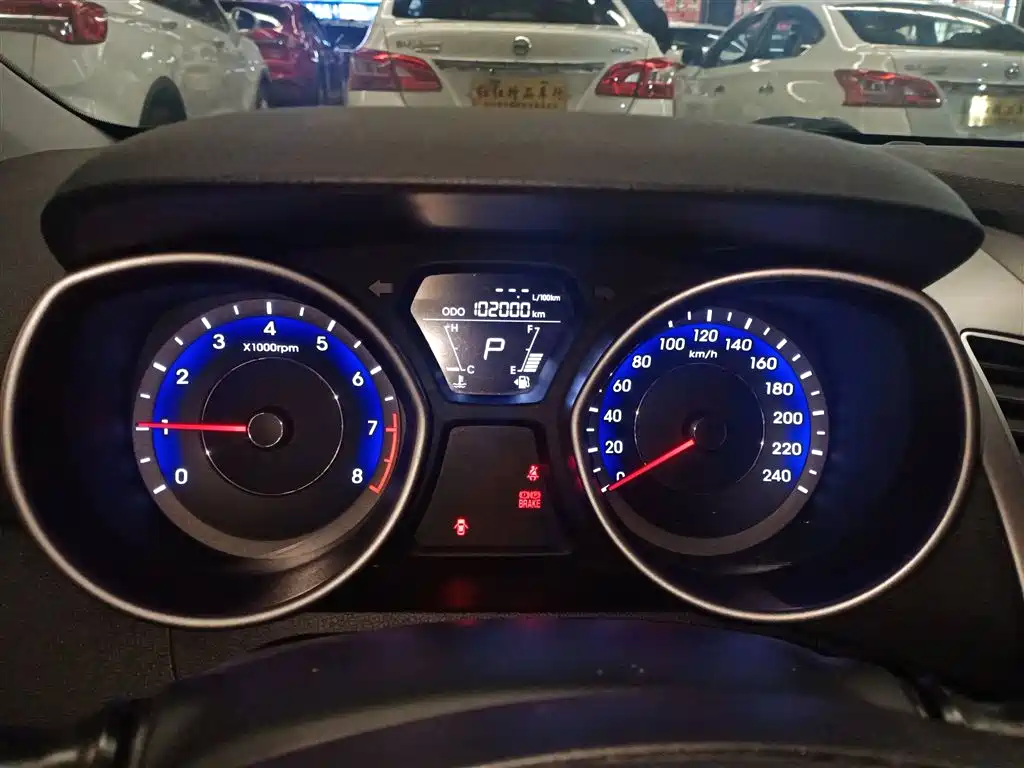 Hyundai Elantra Langdong 2015 — фото 12
