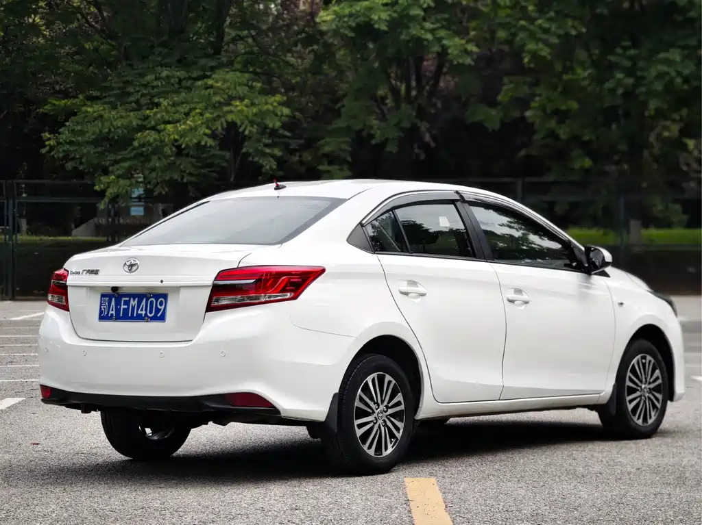Toyota Yaris L 2019 — фото 6