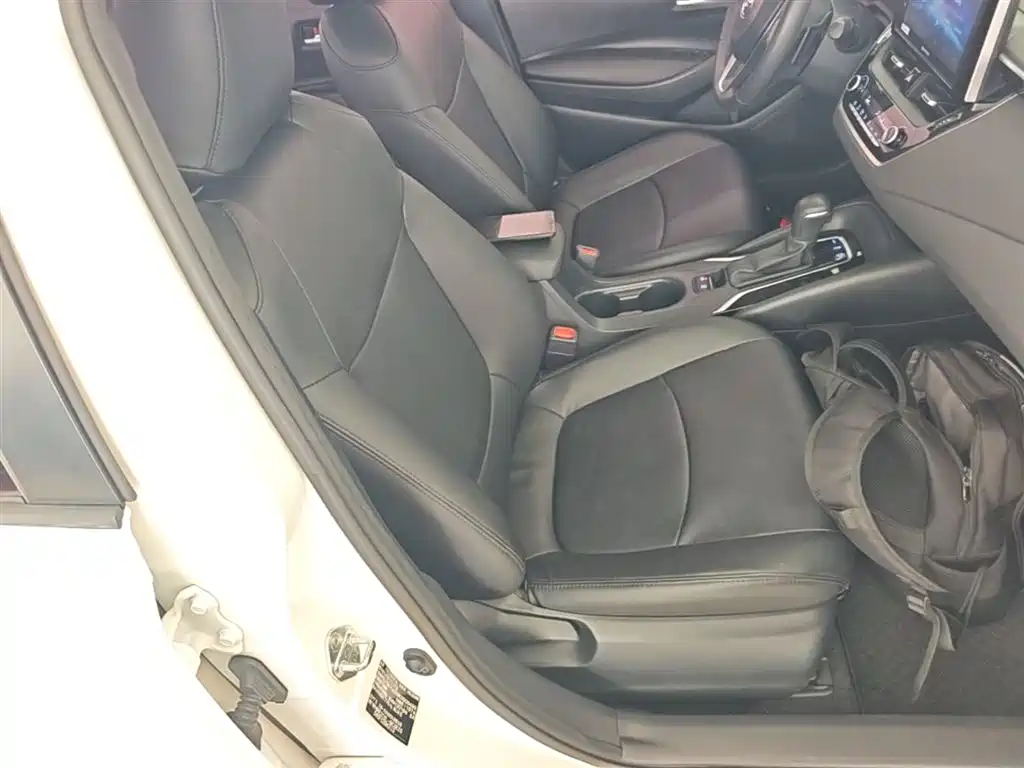 Toyota Corolla 2019 — фото 25