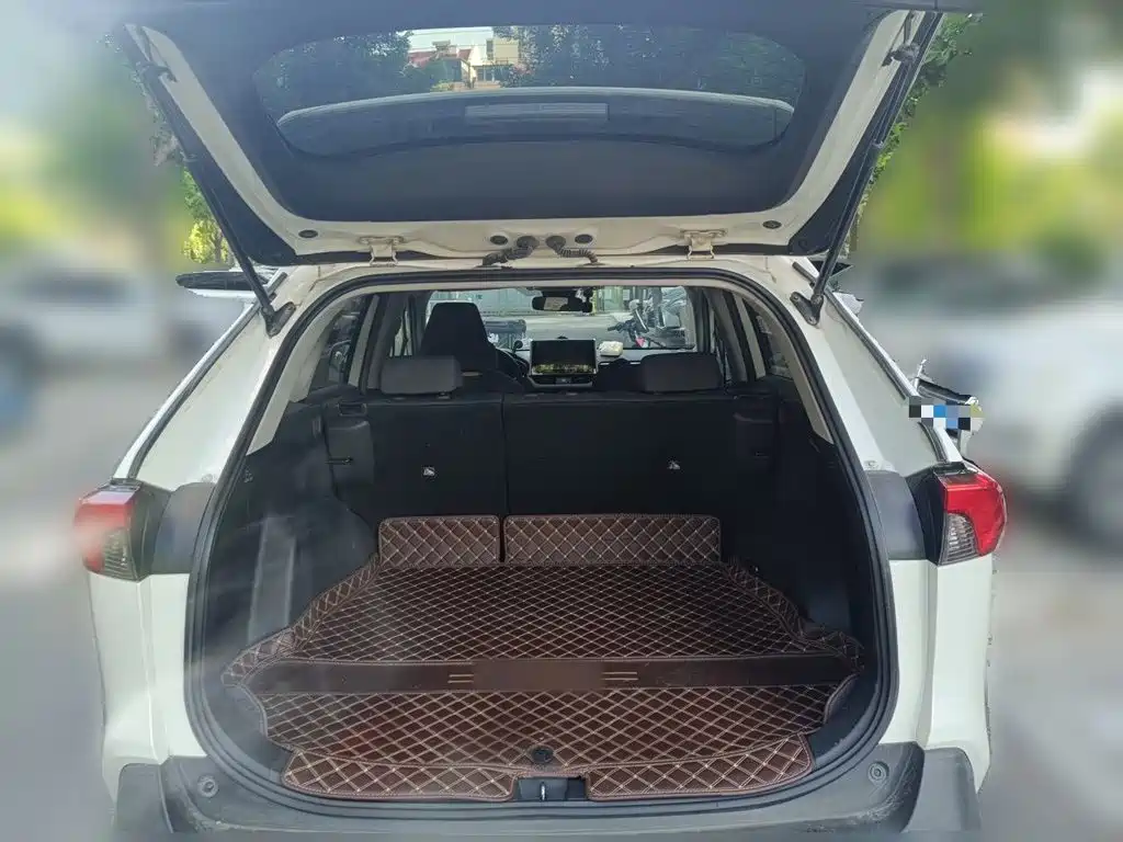Toyota RAV4 2020 — фото 20