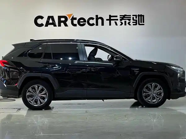 Toyota RAV4 2024