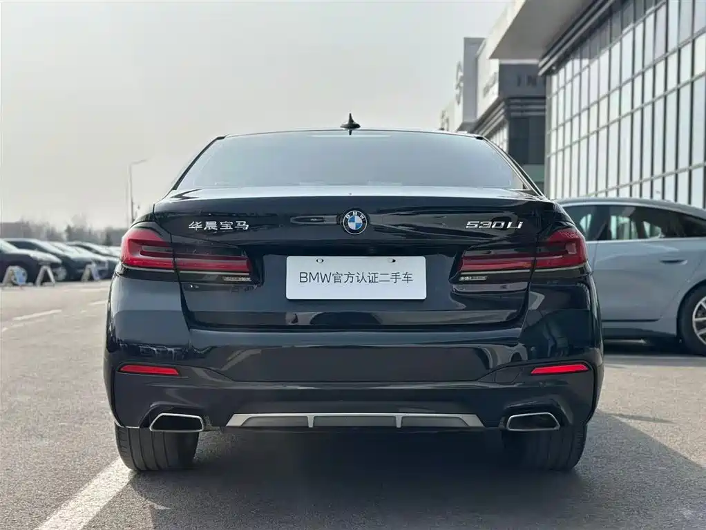 BMW 5 Series 2021 — фото 12