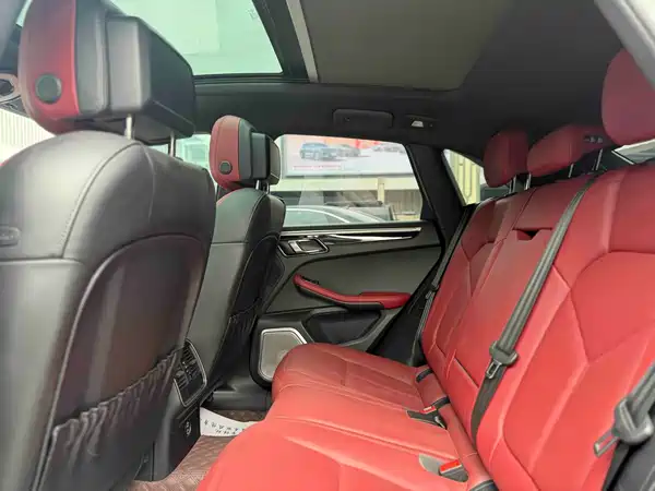 Porsche Macan 2022