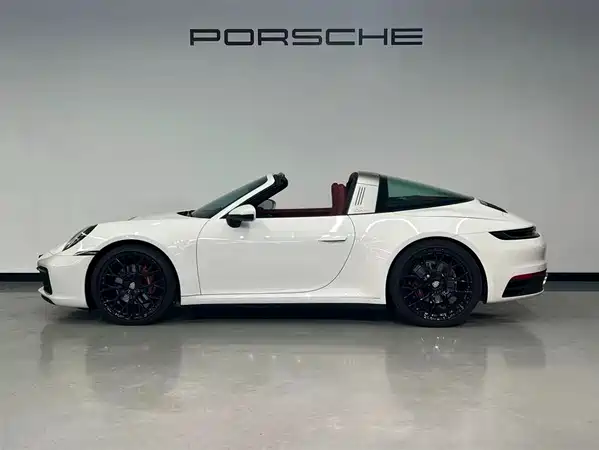 Porsche 911 2023