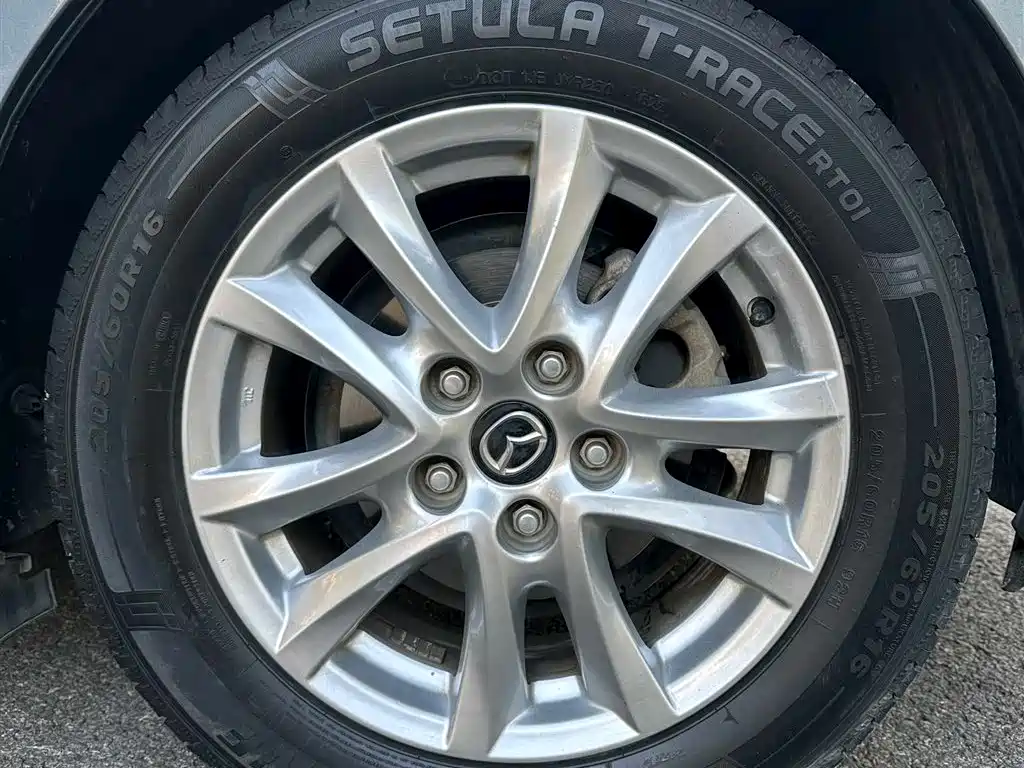 Mazda 3 Axela 2019 — фото 14