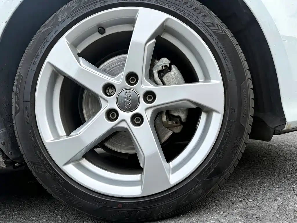 Audi A3 2018 — фото 16