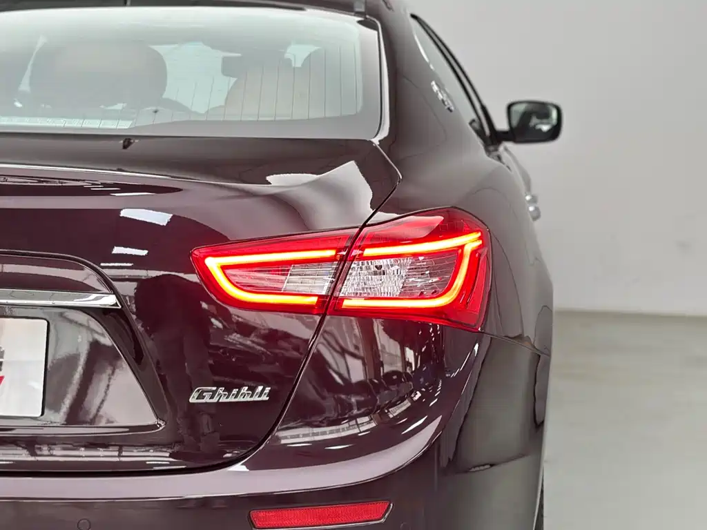 Maserati Ghibli 2015 — фото 16