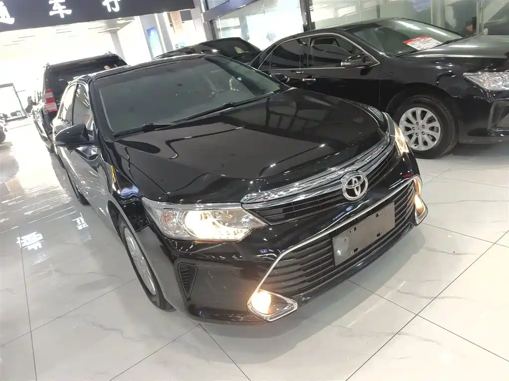 Toyota Camry 2017 — фото 22