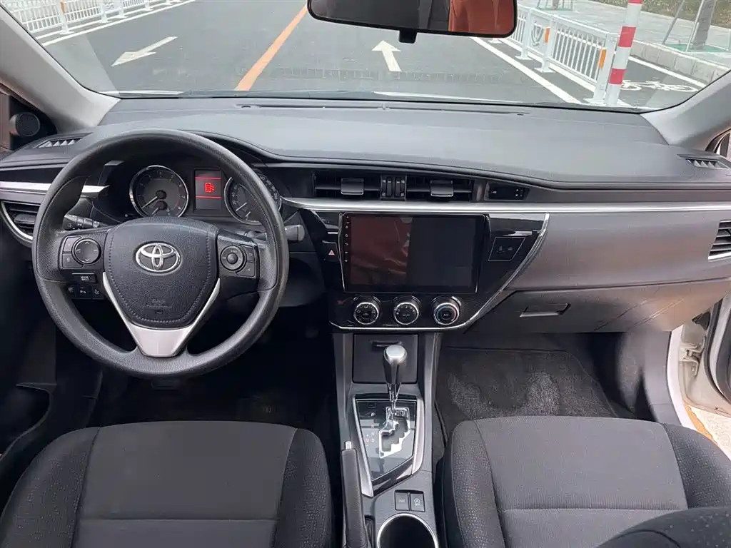 Toyota Corolla 2017 — фото 8