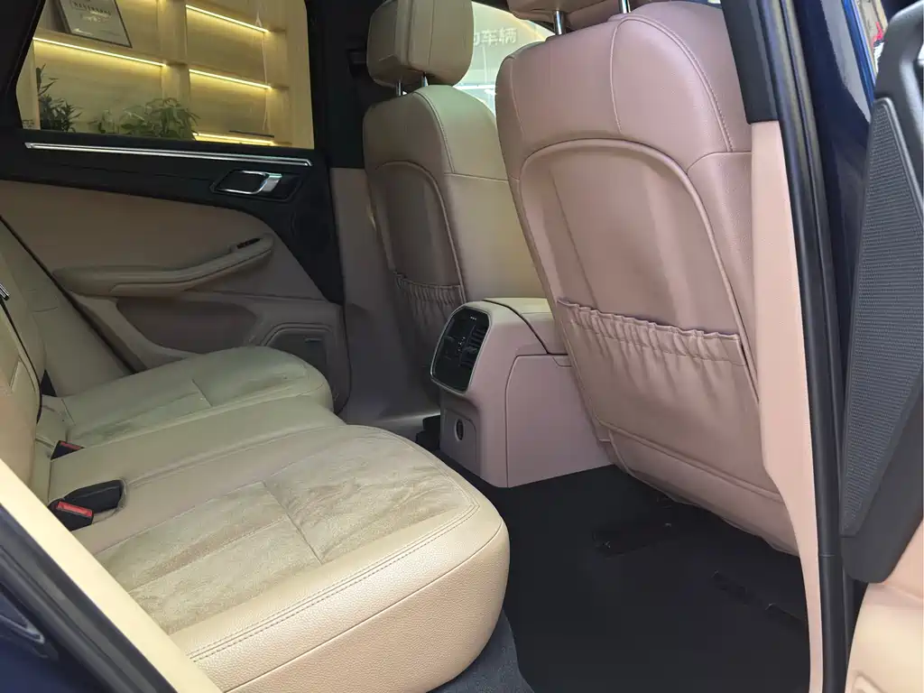 Porsche Macan 2019 — фото 19