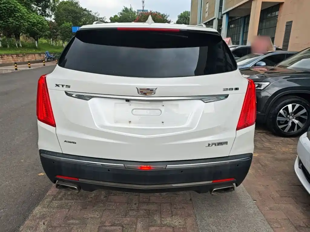 Cadillac XT5 2017 — фото 6