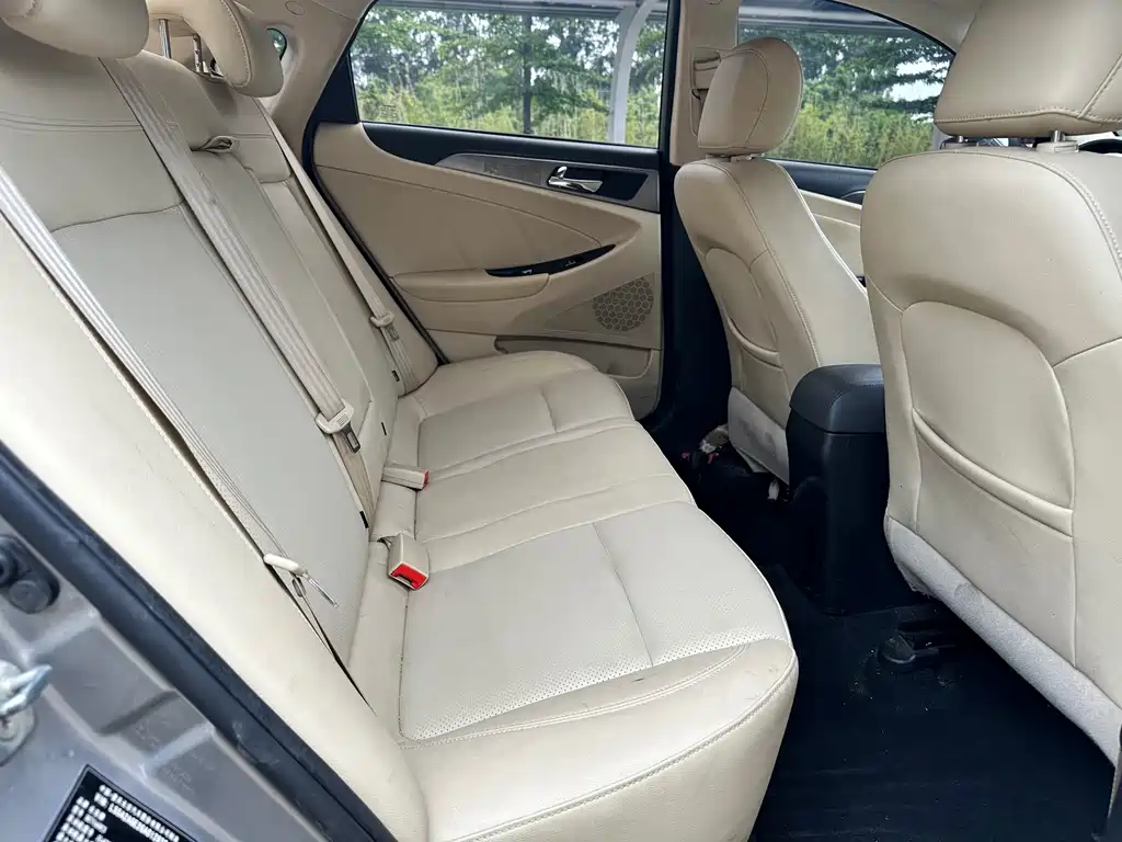 Changan Eado 2016 — фото 16