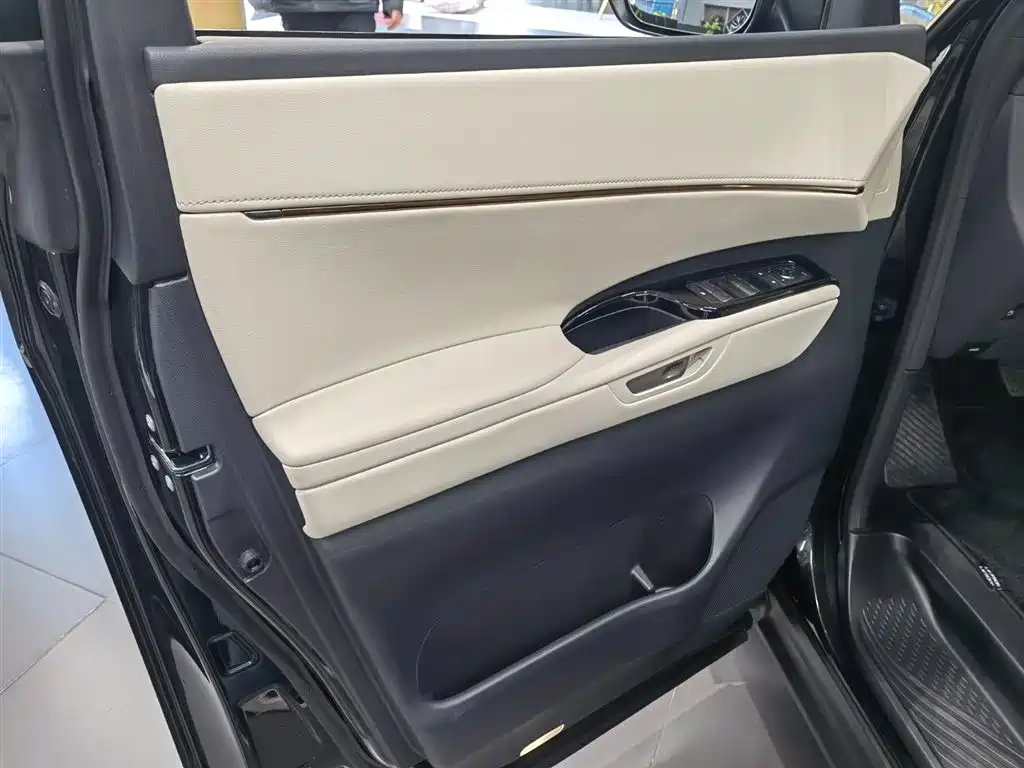 Lexus LM 2024 — фото 12