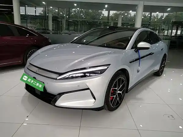 BYD Han L 2025