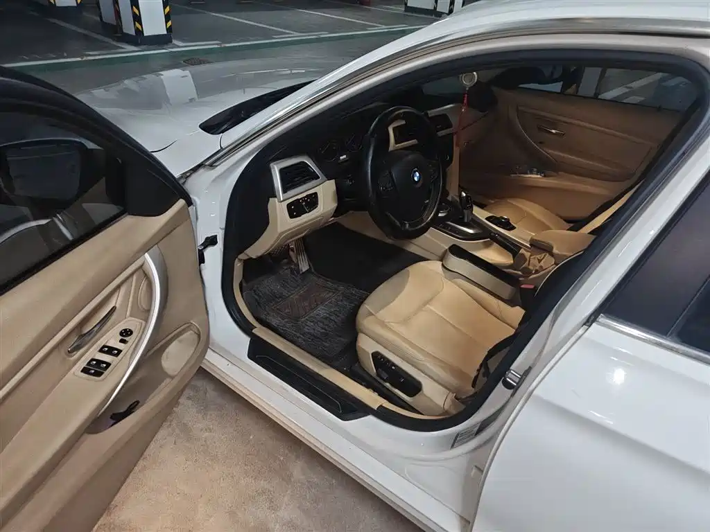 BMW 3 Series 2015 — фото 14