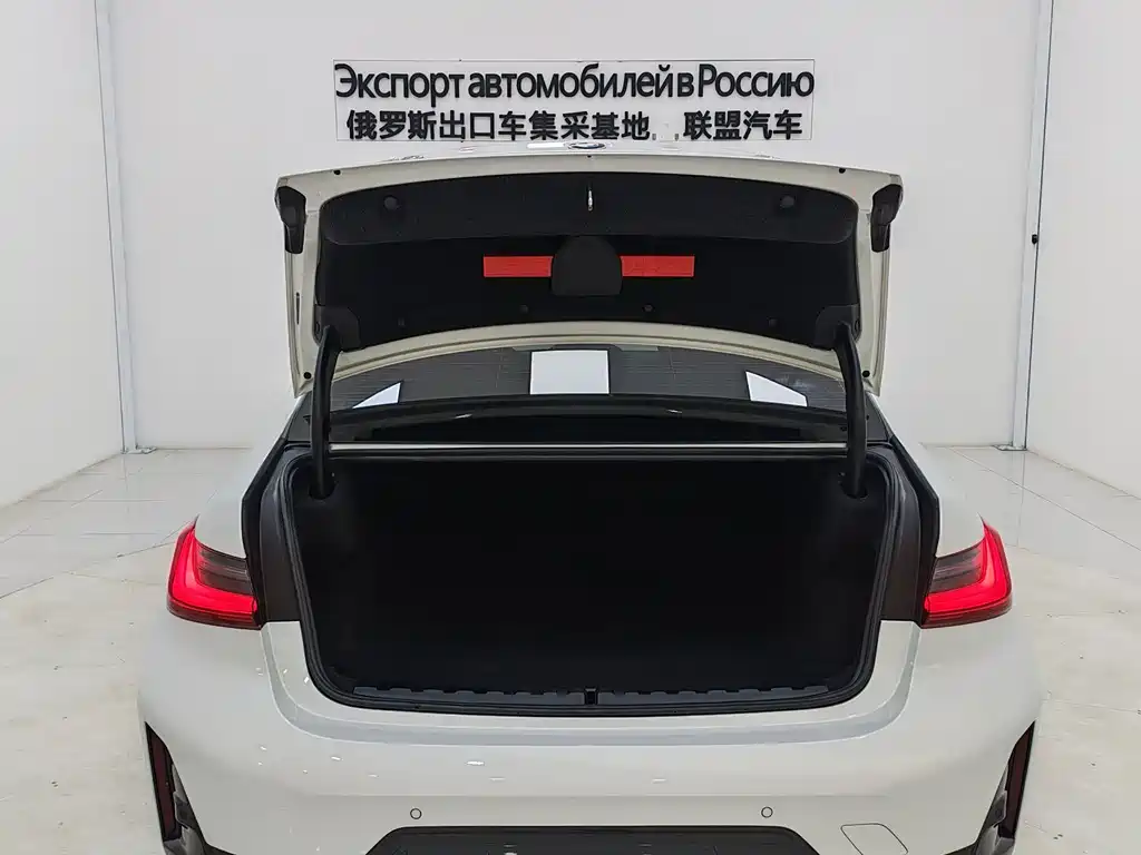 BMW 3 Series 2023 — фото 16