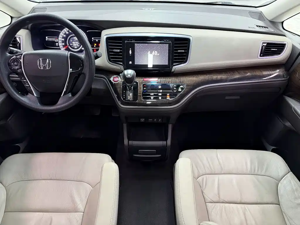 Honda Odyssey 2017 — фото 7