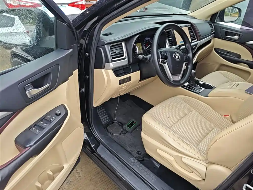 Toyota Highlander 2016 — фото 16