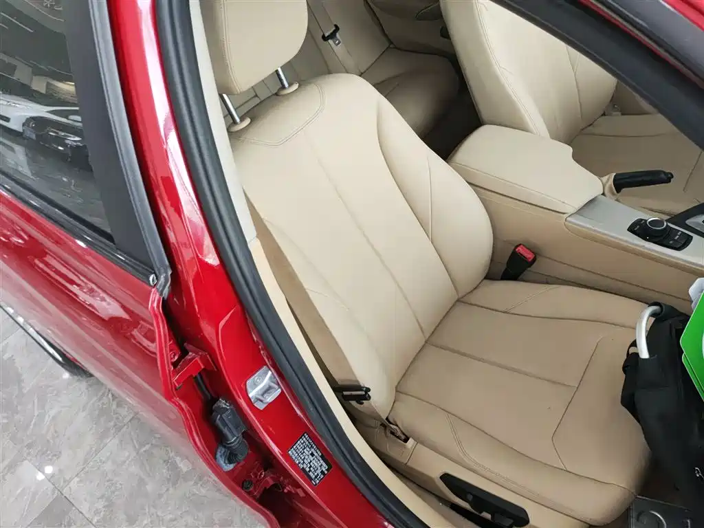 BMW 3 Series 2015 — фото 25