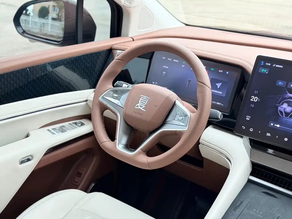 BYD Xia 2025 — фото 13