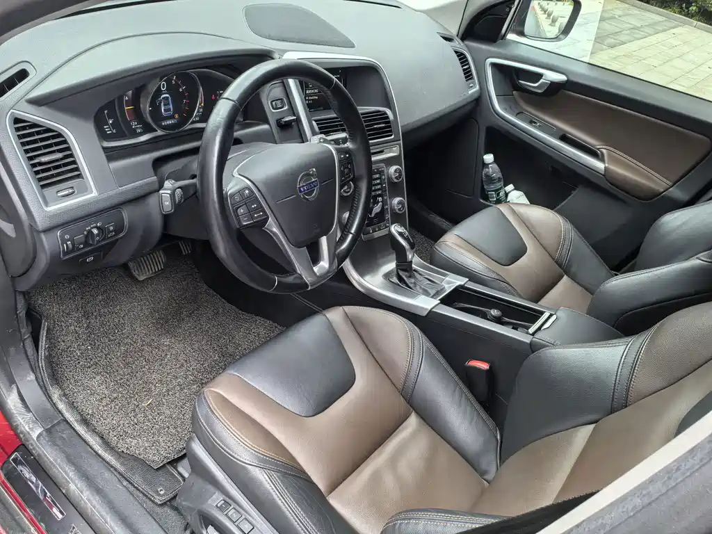 Volvo XC60 2015 — фото 21