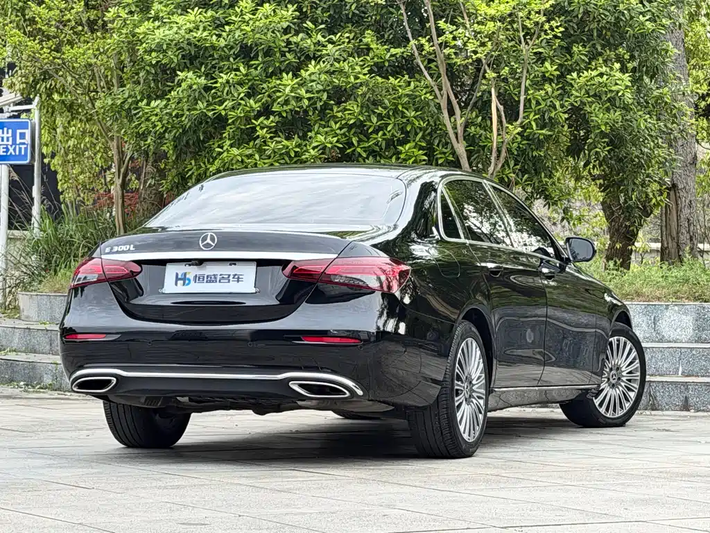 Mercedes-Benz E-Class 2023 — фото 9