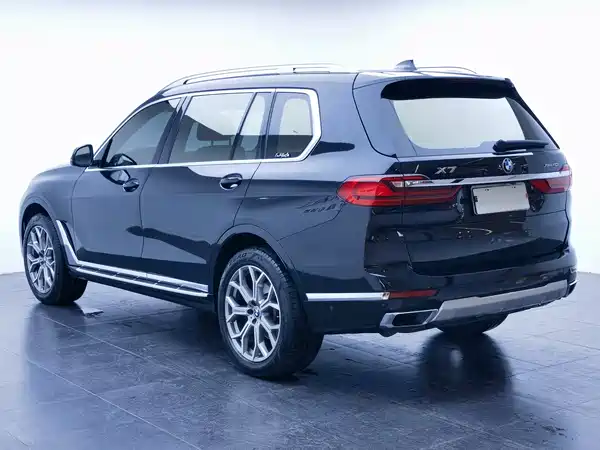 BMW X7 2022