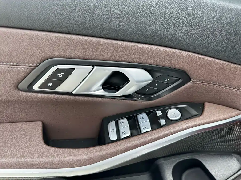 BMW 3 Series 2023 — фото 13