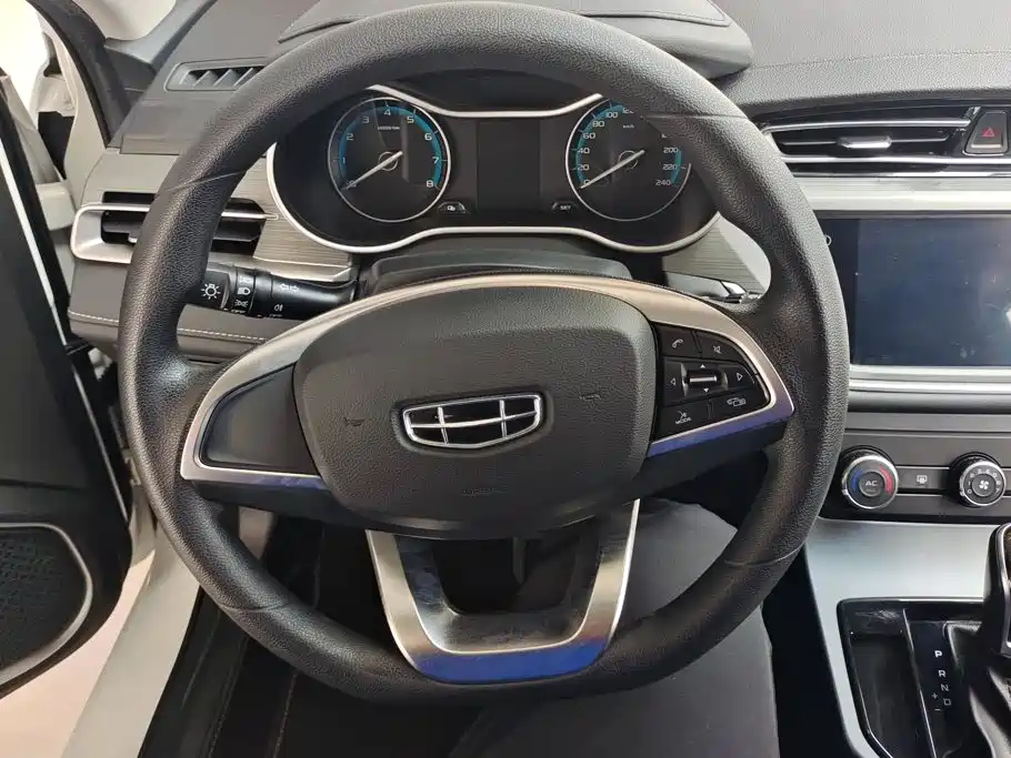 Geely Emgrand 2022 — фото 15