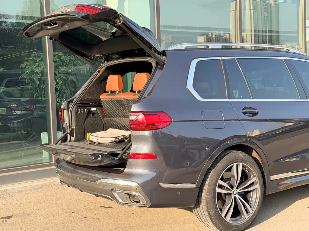 BMW X7 2020 — фото 36