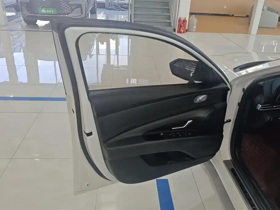 Hyundai Elantra 2022