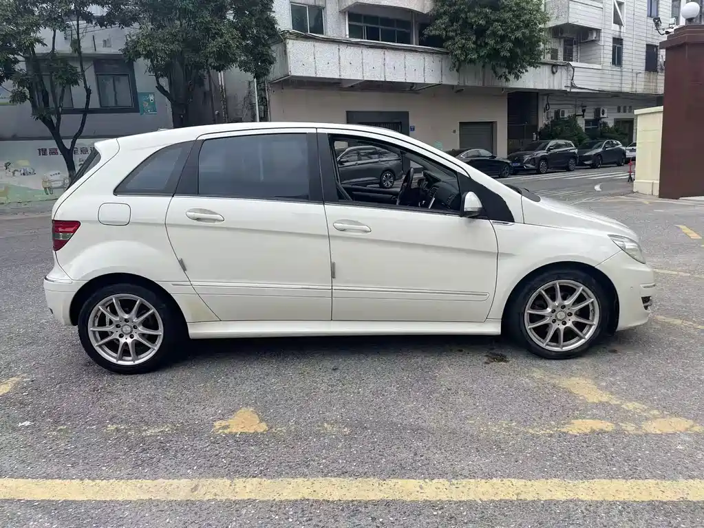 Mercedes-Benz B-Class 2010