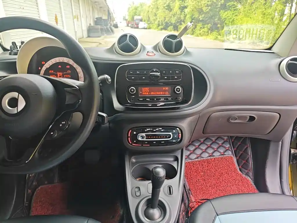 smart Fortwo 2017 — фото 13