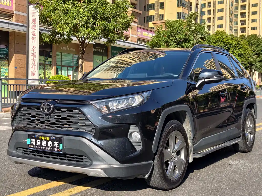 Toyota RAV4 2022 — фото 1
