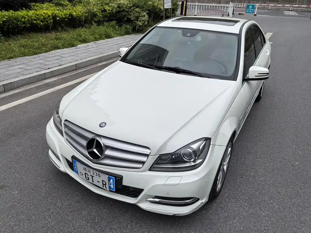 Mercedes-Benz C-Class 2011 — фото 4